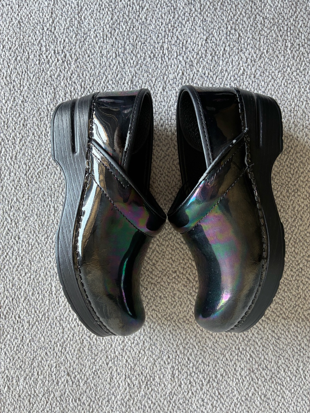 Dansko Professional Petrol
Patent Iridescent Clogs
Women's EU 37 - Picture 12 of 12